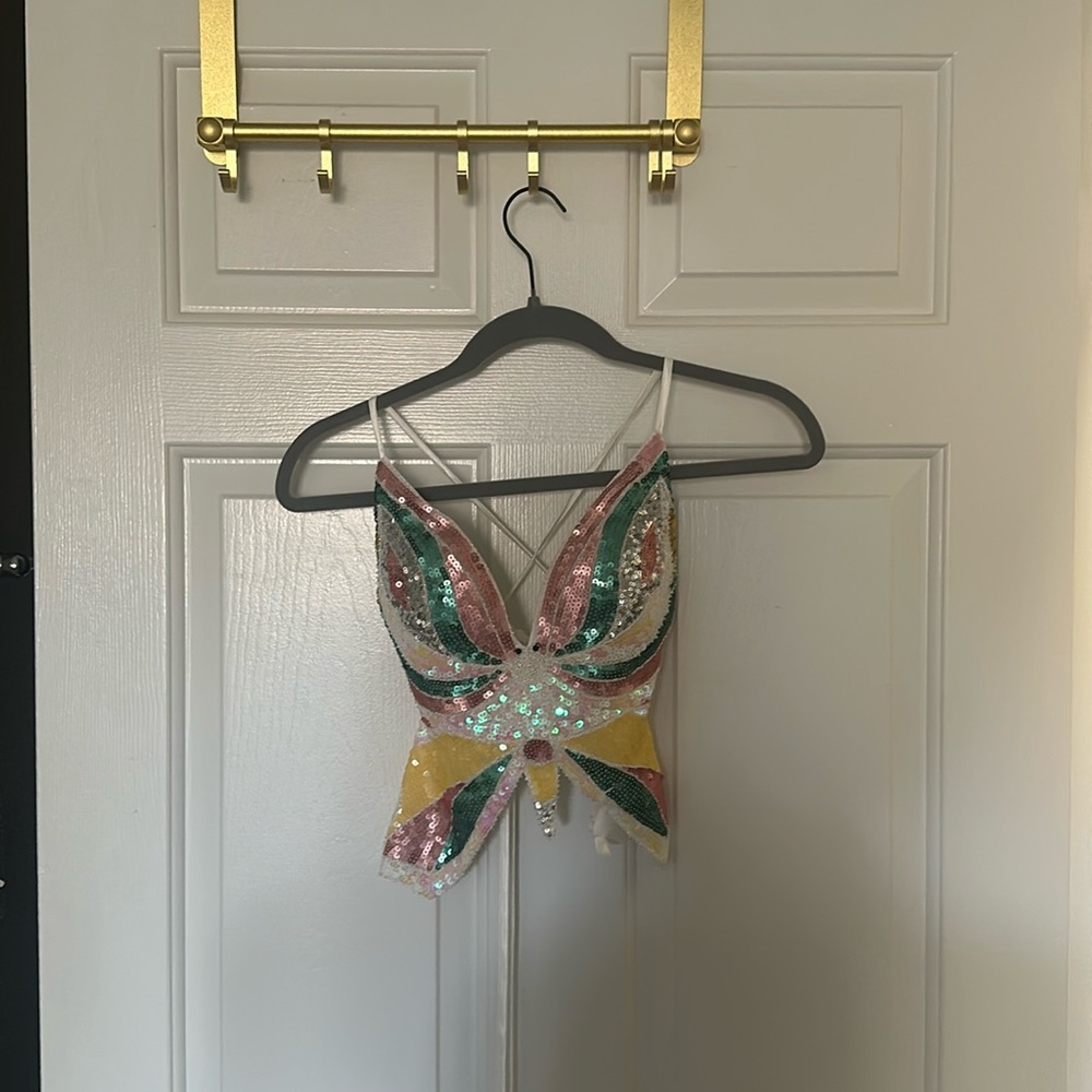Butterfly top